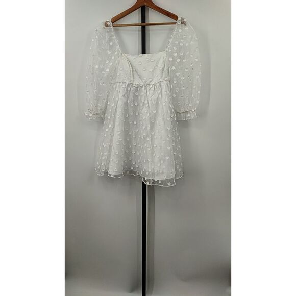 Lulus Dresses & Skirts - Lulus Effervescent Charm White Organza Floral Babydoll Mini Dress M